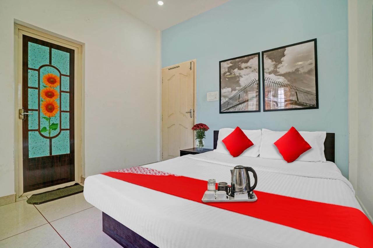 Oyo Thykoodam Sleep Inn Kochi Exterior foto